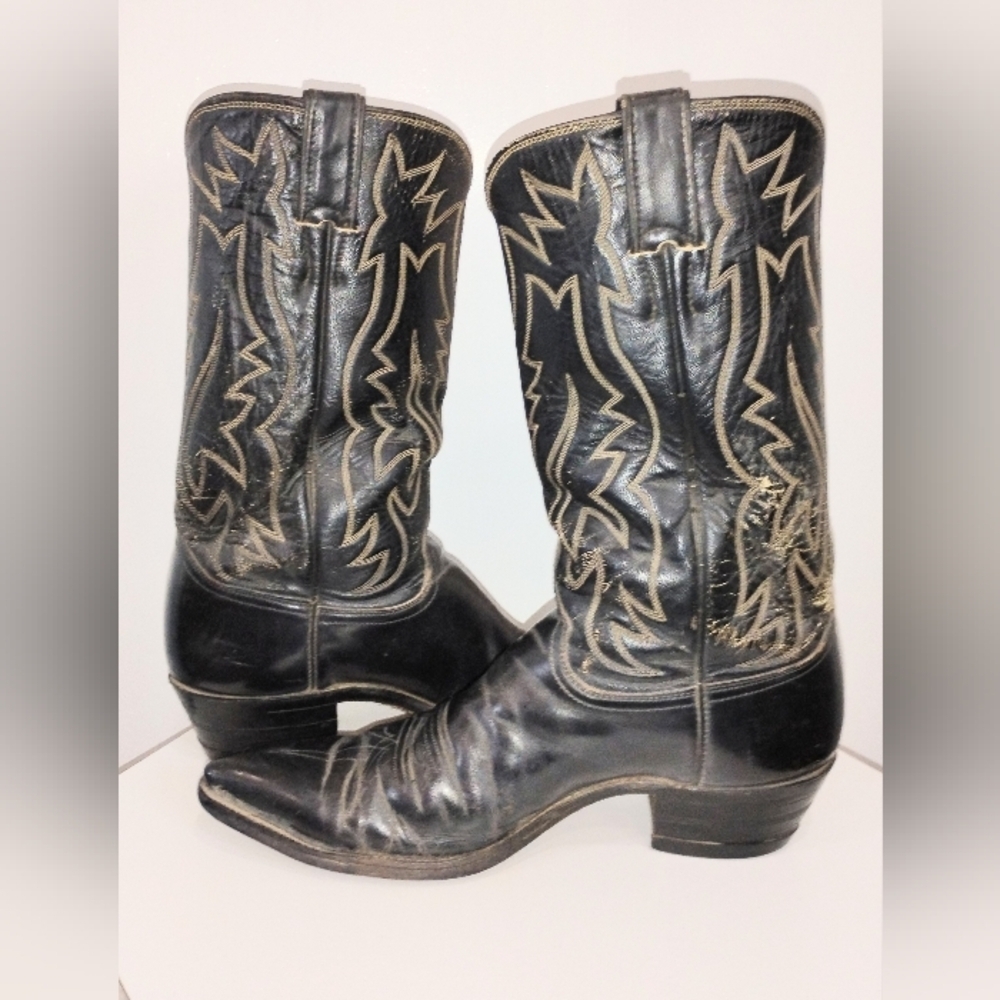VINTAGE JUSTIN COWBOY BOOTS - Picture 2 of 13